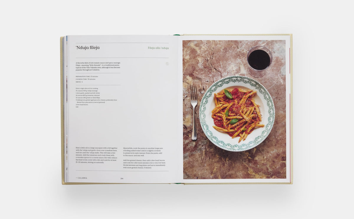 The Regional Italian Cookbook: Recipes from the Silver Spoon