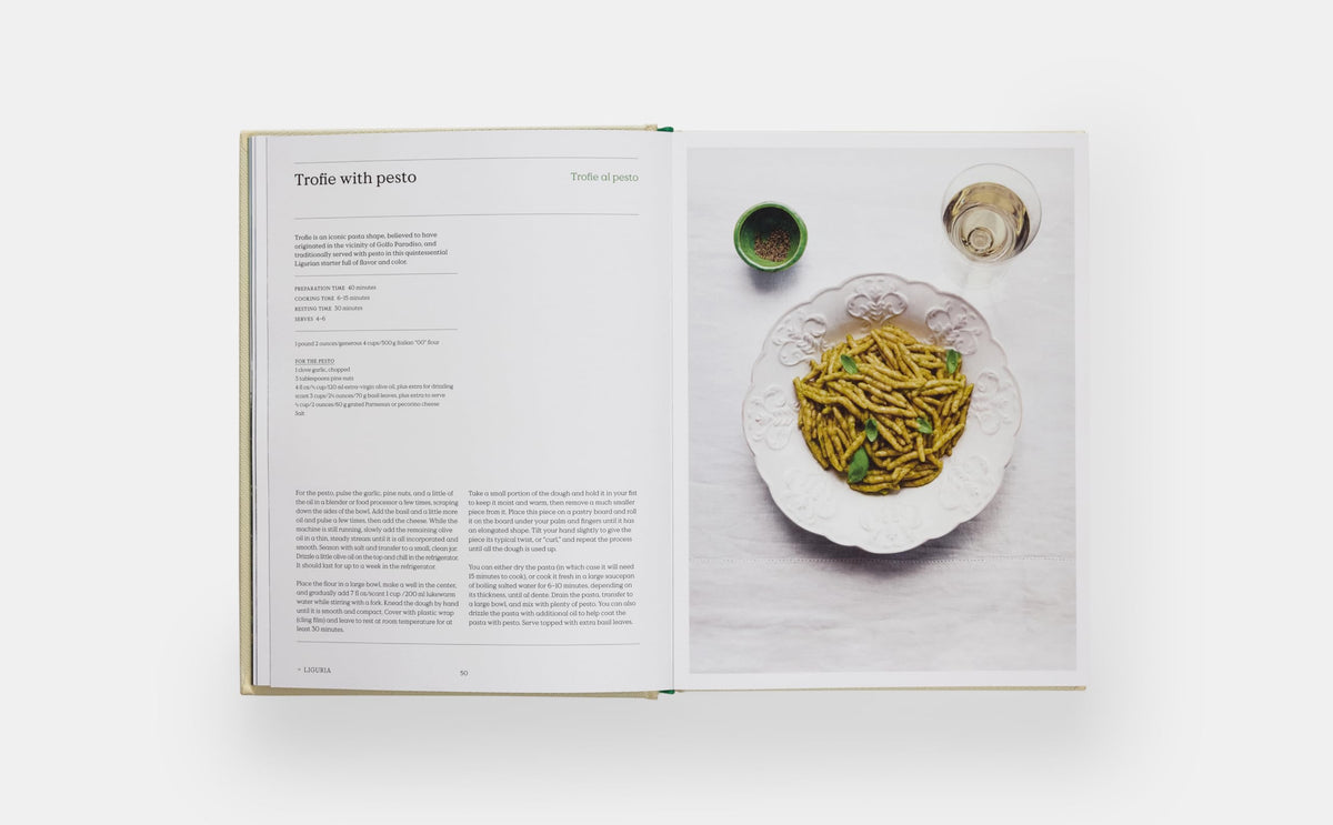 The Regional Italian Cookbook: Recipes from the Silver Spoon